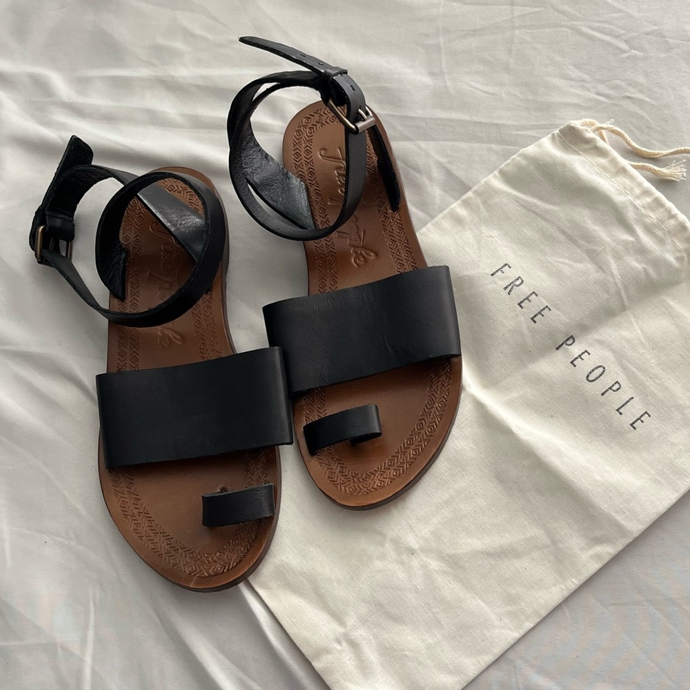 FREE PEOPLE black torrance sandals